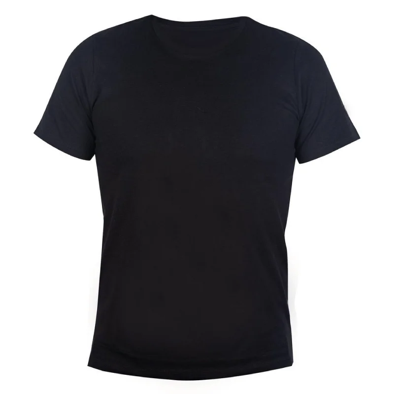 Modelo 05 remera negra